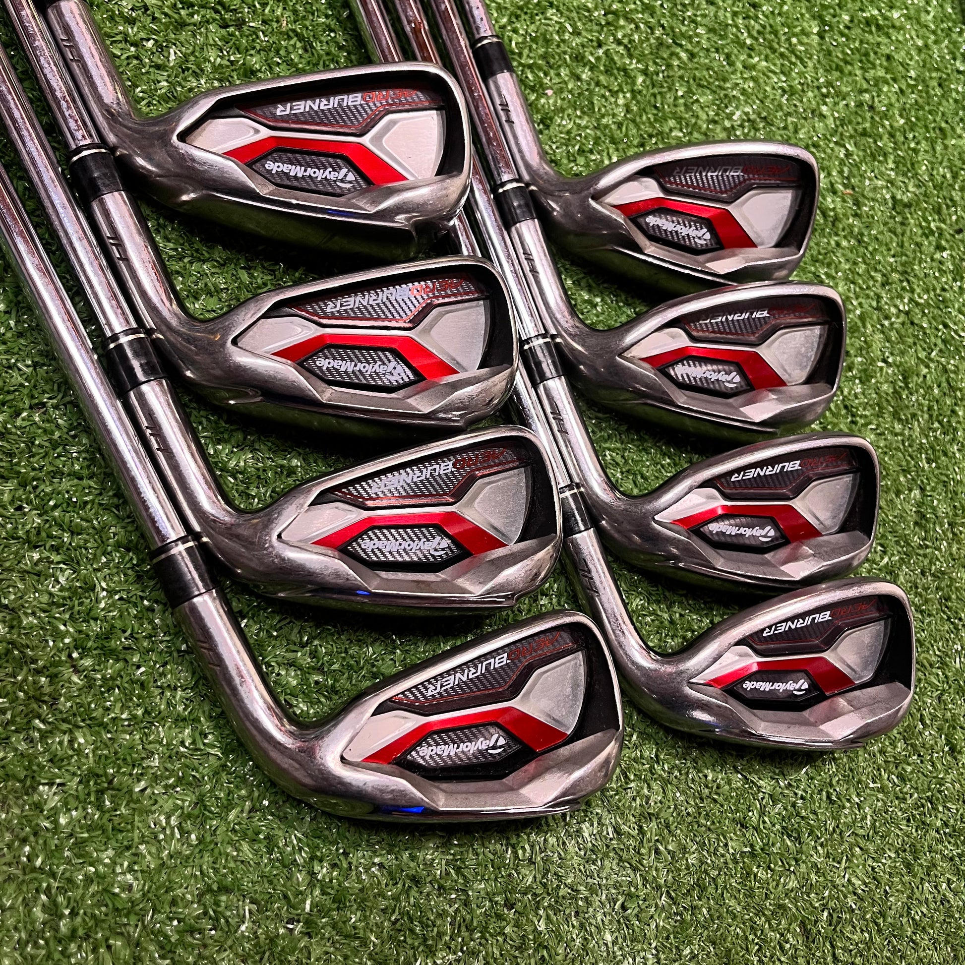 Taylormade AeroBurners Iron Set 4-AW Steel Stiff Flex RH