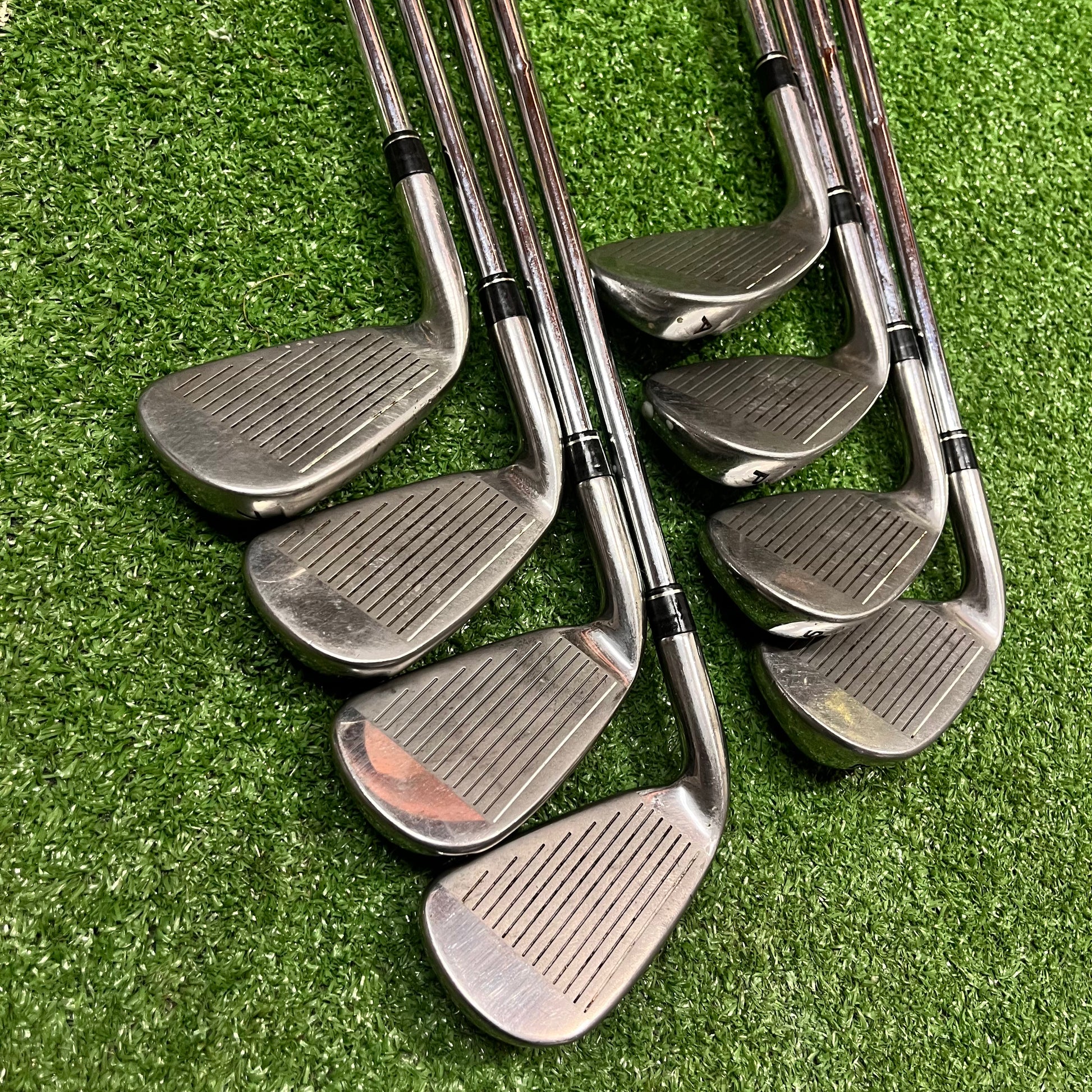 Taylormade AeroBurners Iron Set 4-AW Steel Stiff Flex RH