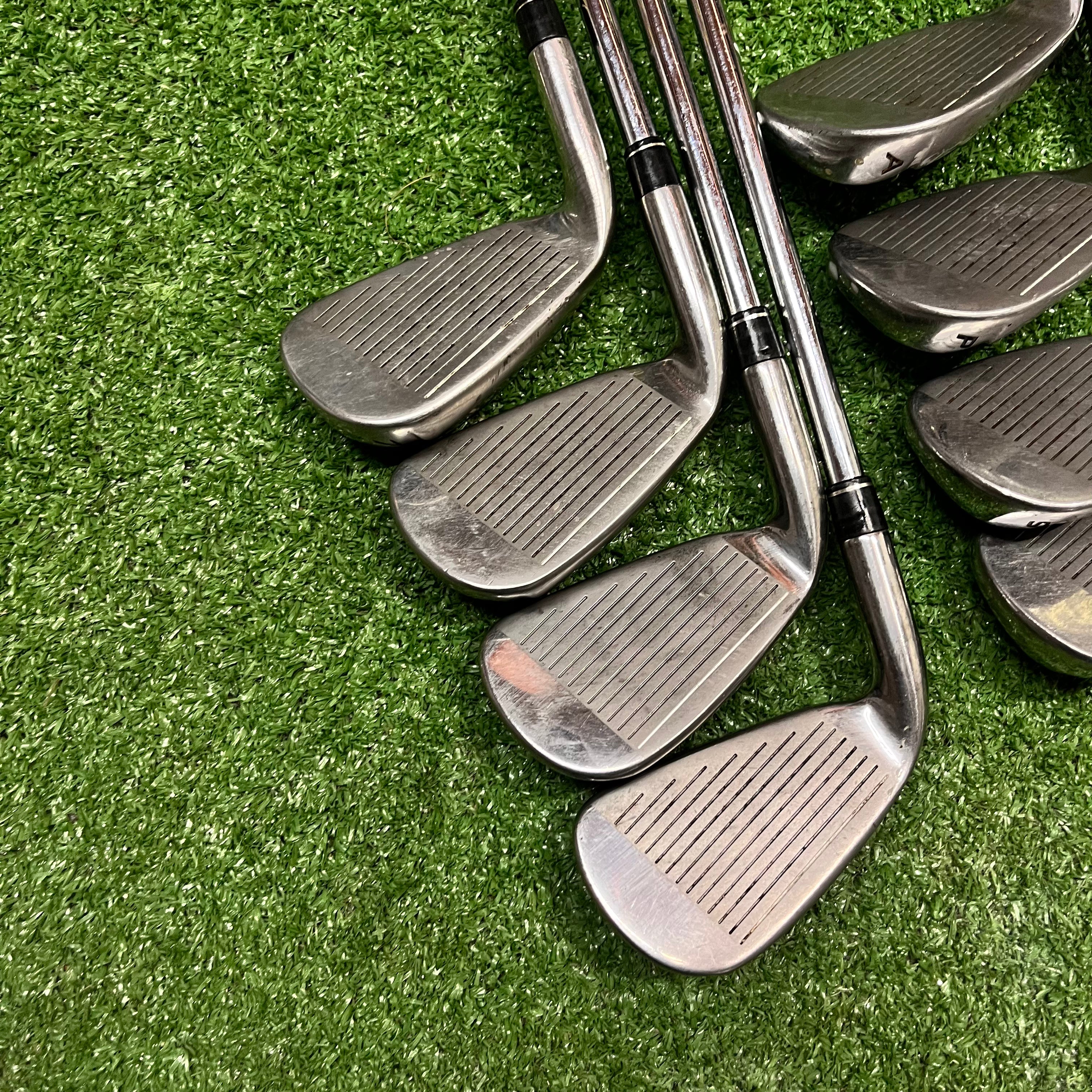 Taylormade AeroBurners Iron Set 4-AW Steel Stiff Flex RH