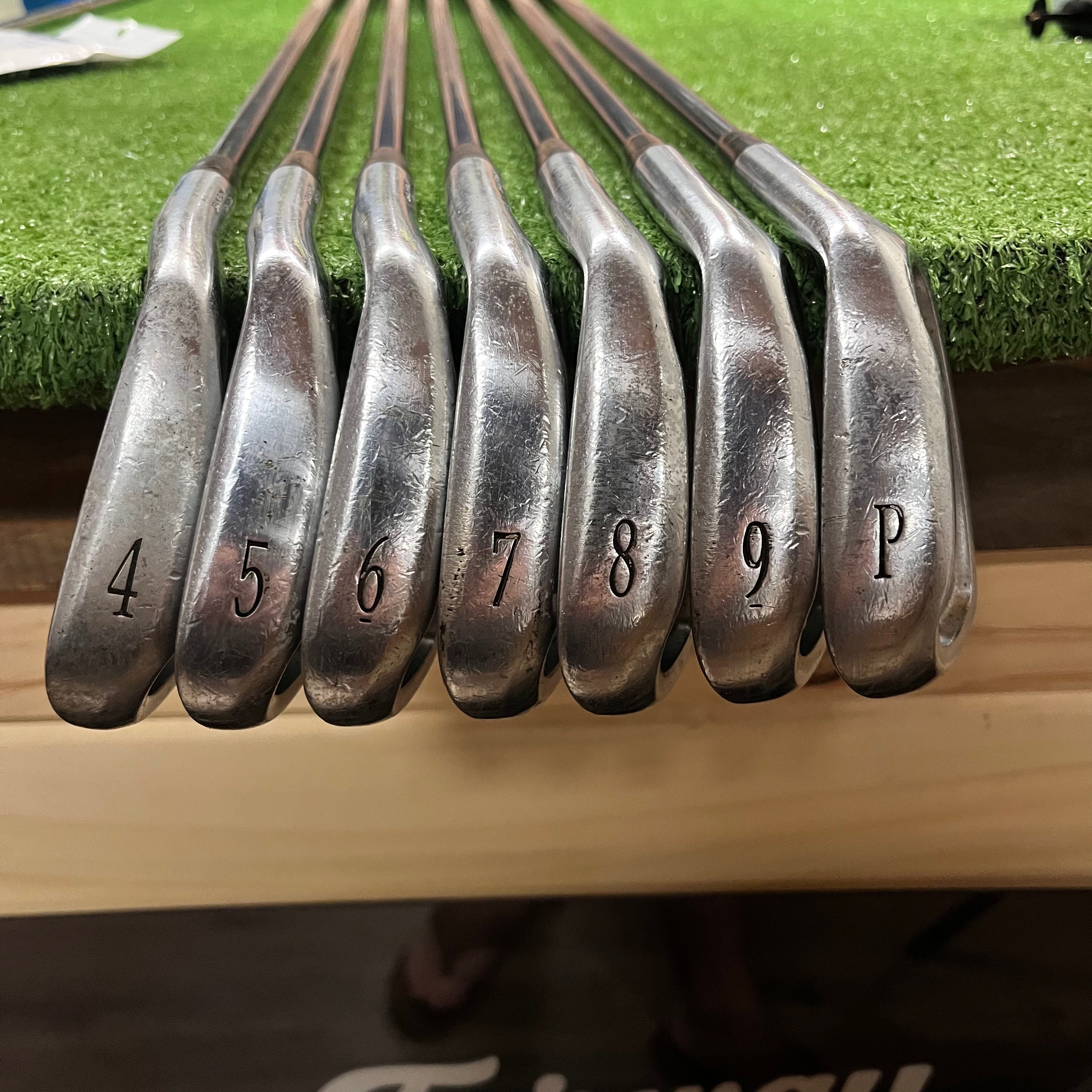 Mizuno I-ZOID MX-20 Iron Set 4-PW Graphite Regular Flex RH