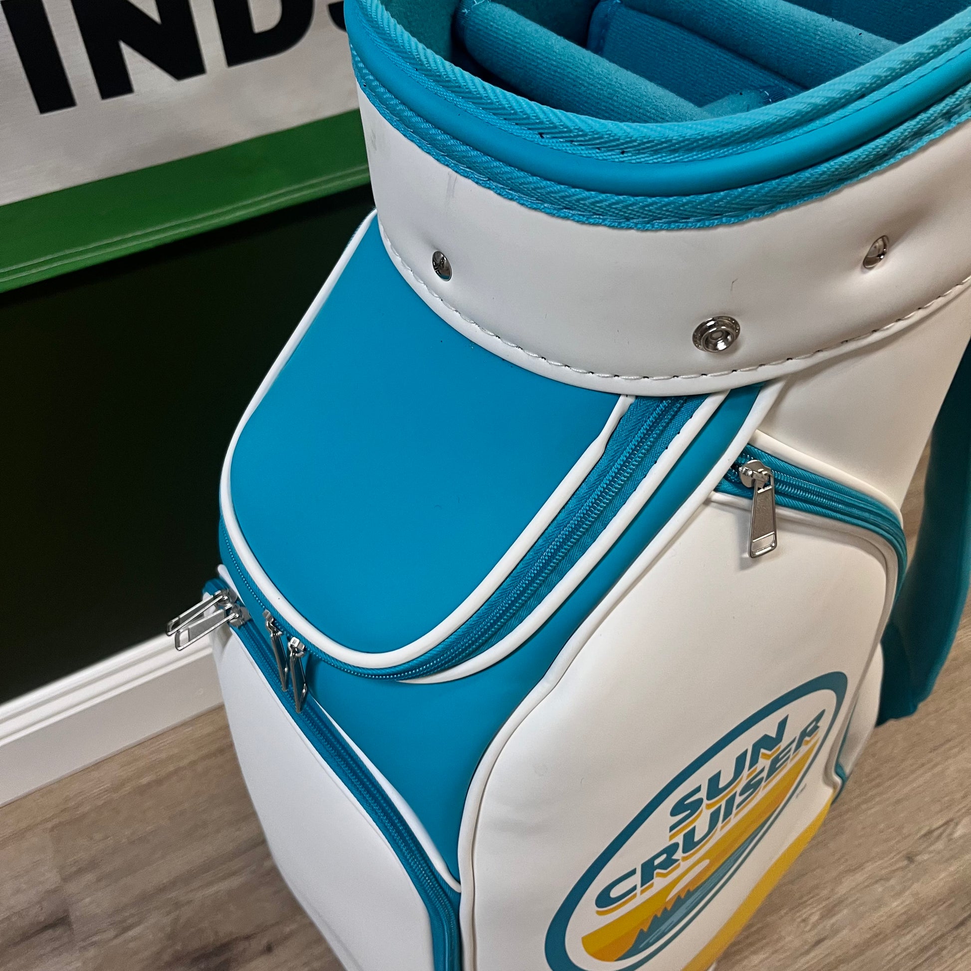 Sun Cruiser Staff Bag