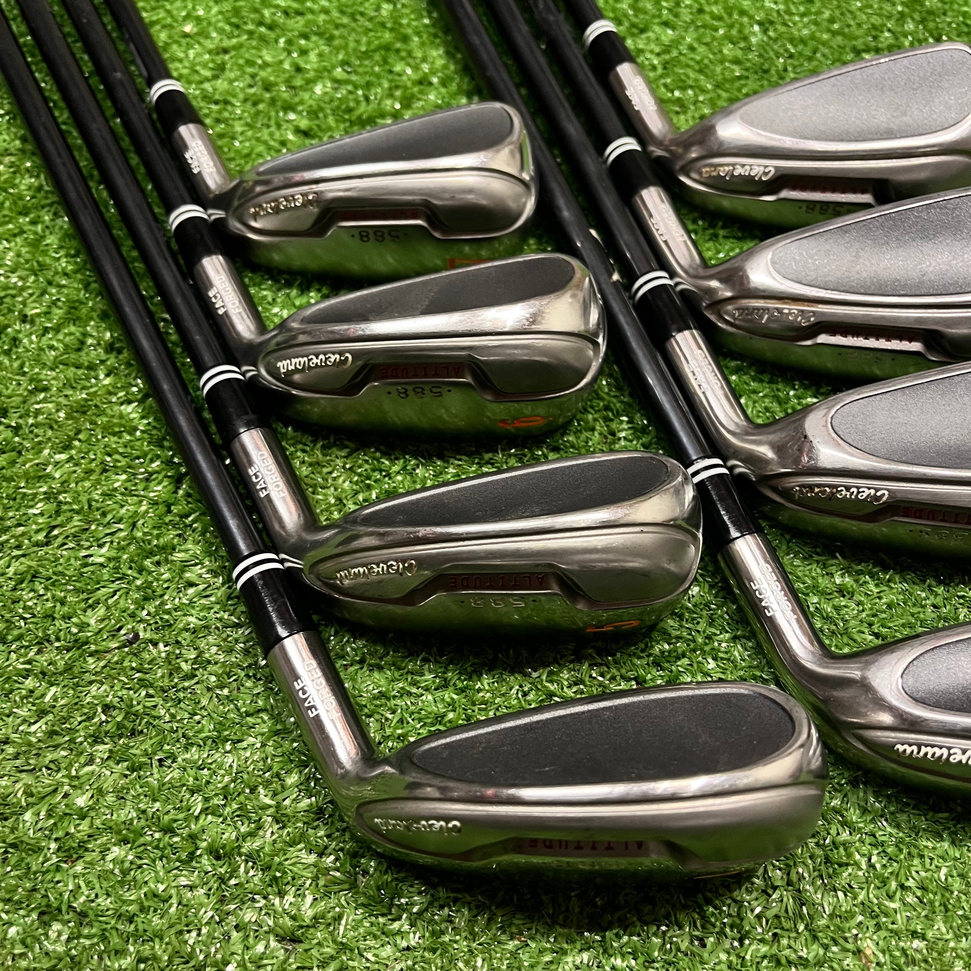 Cleveland 588 Hybrid Iron Set 4-PW+DW Graphite Womens Flex RH