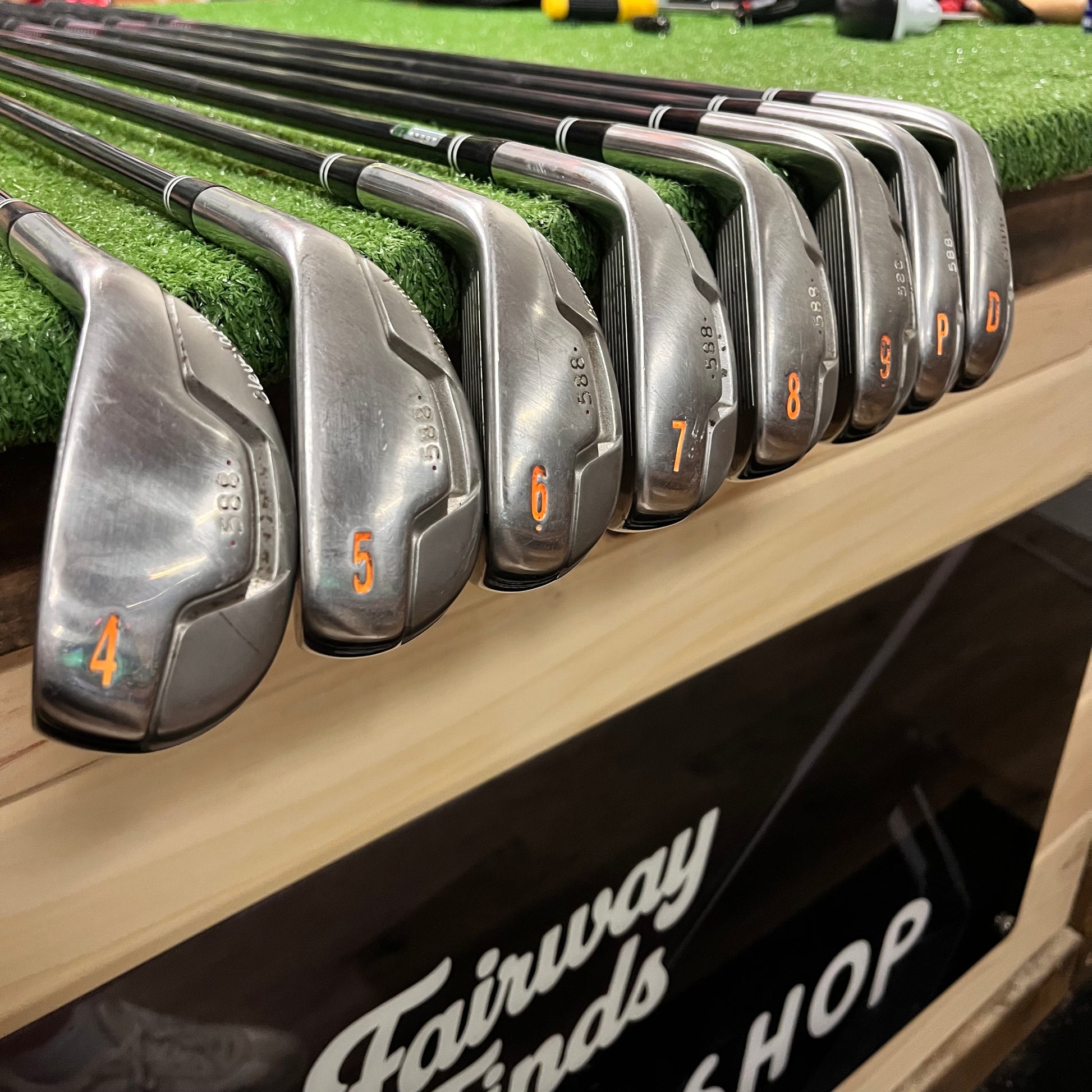 Cleveland 588 Hybrid Iron Set 4-PW+DW Graphite Womens Flex RH