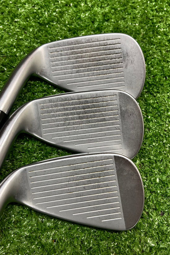 Mizuno JPX 923 Hot Metal Irons 6-8 Graphite Regular Flex RH