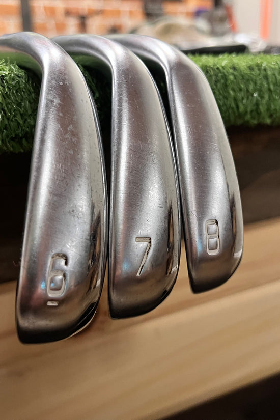 Mizuno JPX 923 Hot Metal Irons 6-8 Graphite Regular Flex RH