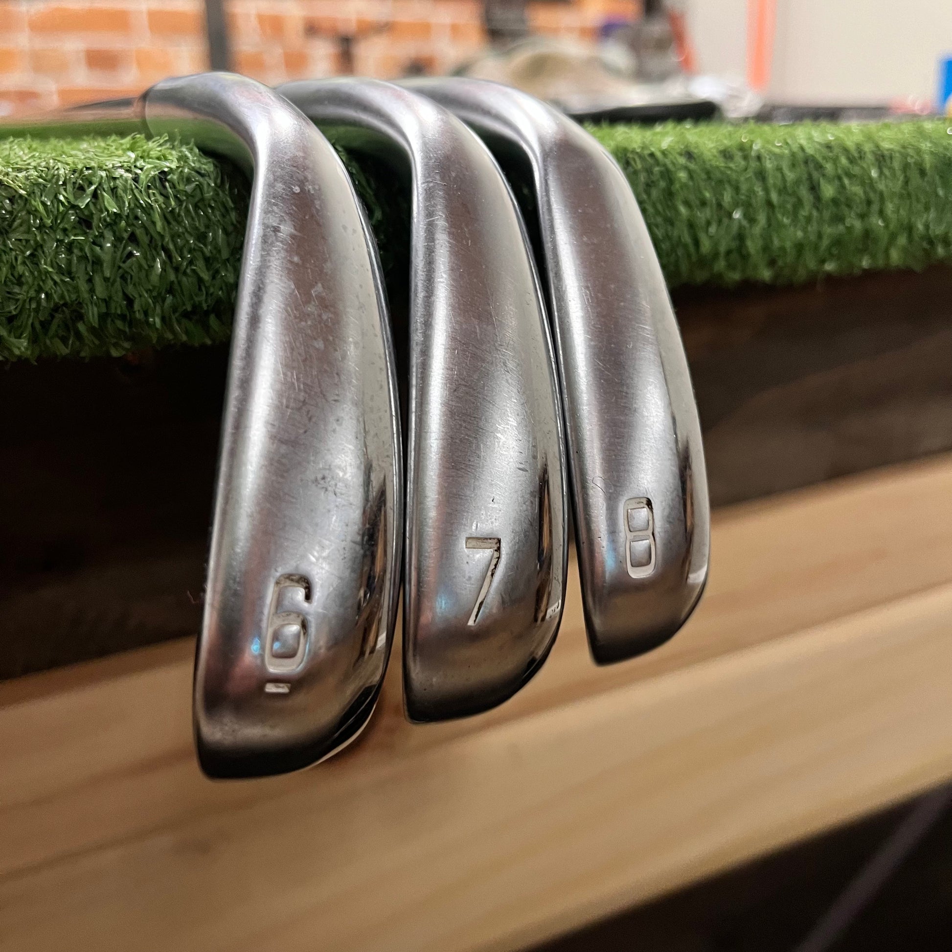 Mizuno JPX 923 Hot Metal Irons 6-8 Graphite Regular Flex RH