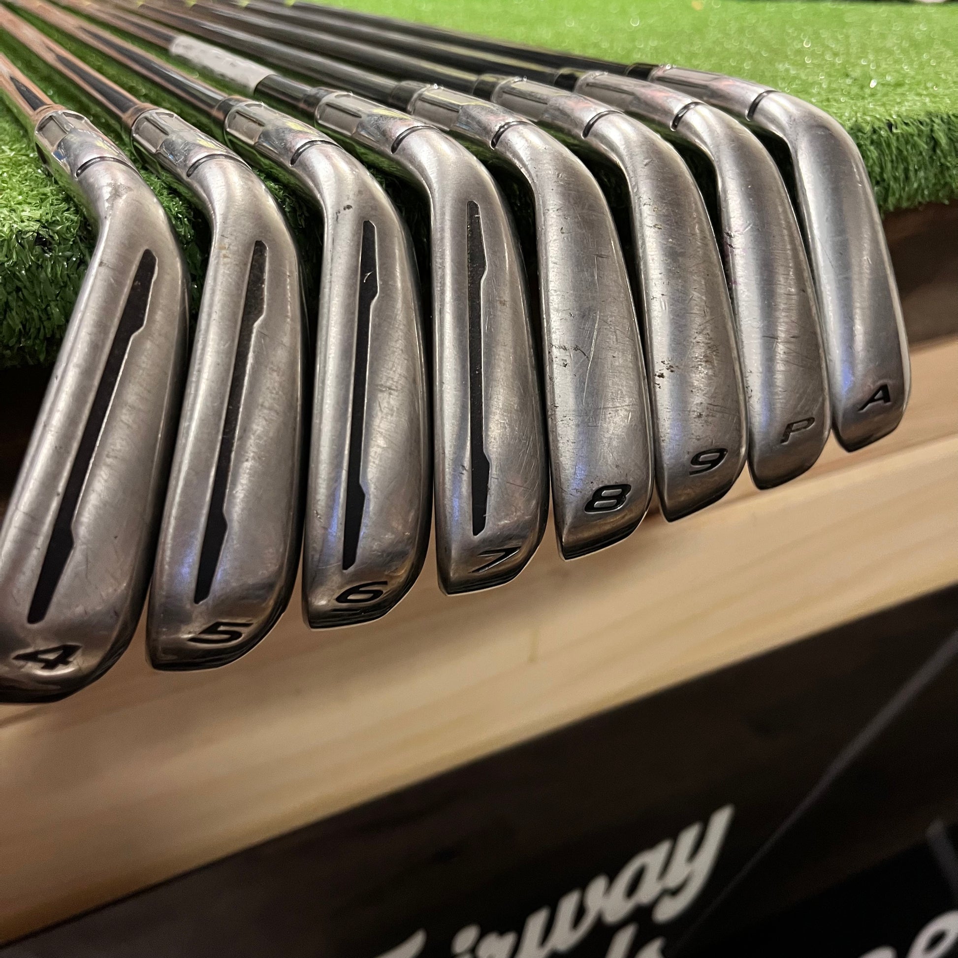 Taylormade M2 Iron Set 4-PW+AW Graphite Regular Flex RH