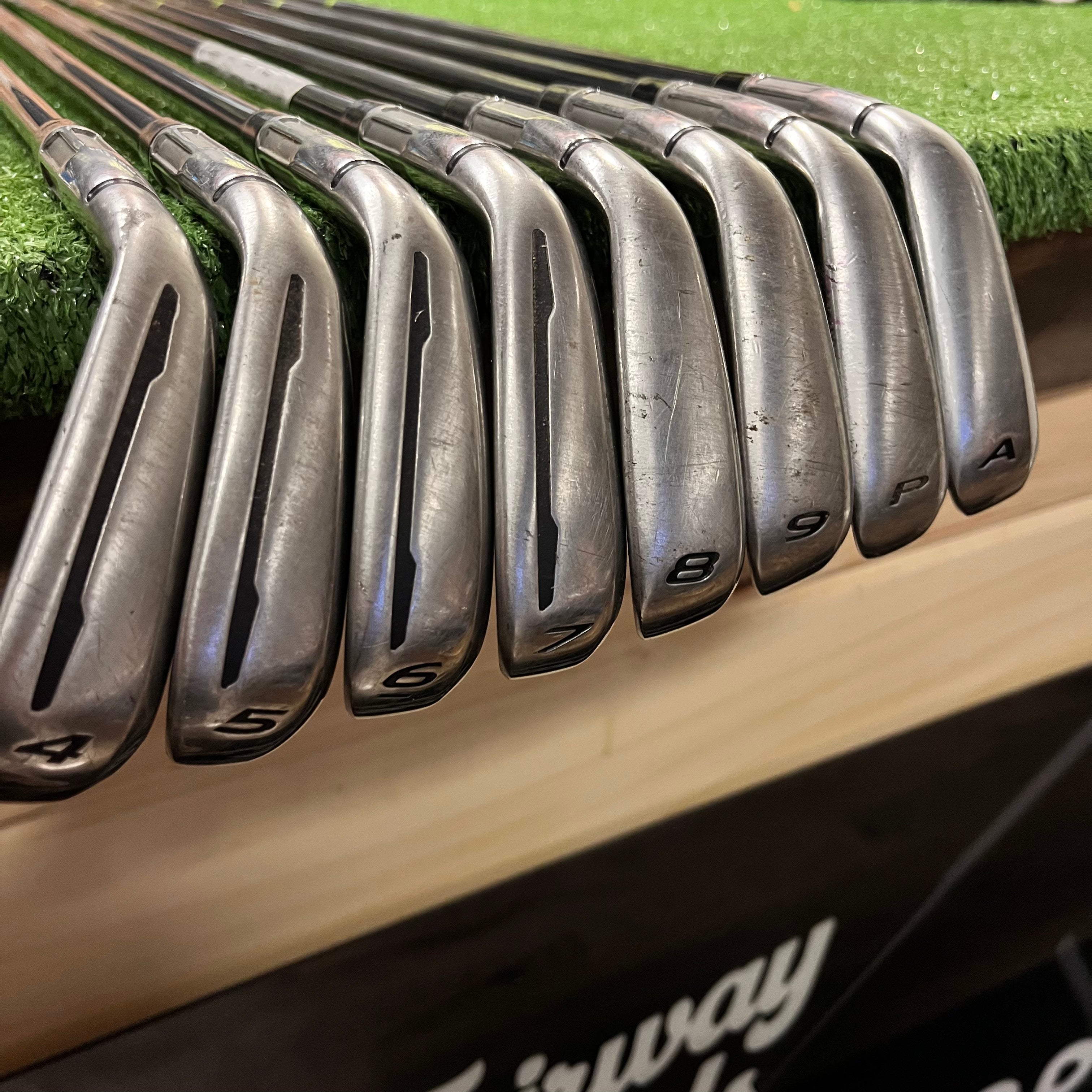Taylormade M2 Iron Set 4-PW+AW Graphite Regular Flex RH