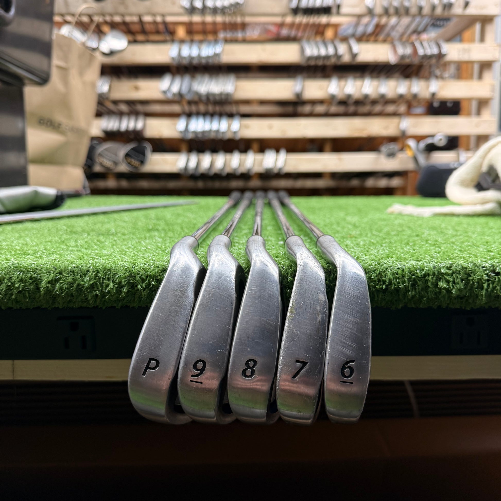 Callaway Strata Red Iron Set PW-6i Steel Uniflex RH - FAIRWAY FINDS