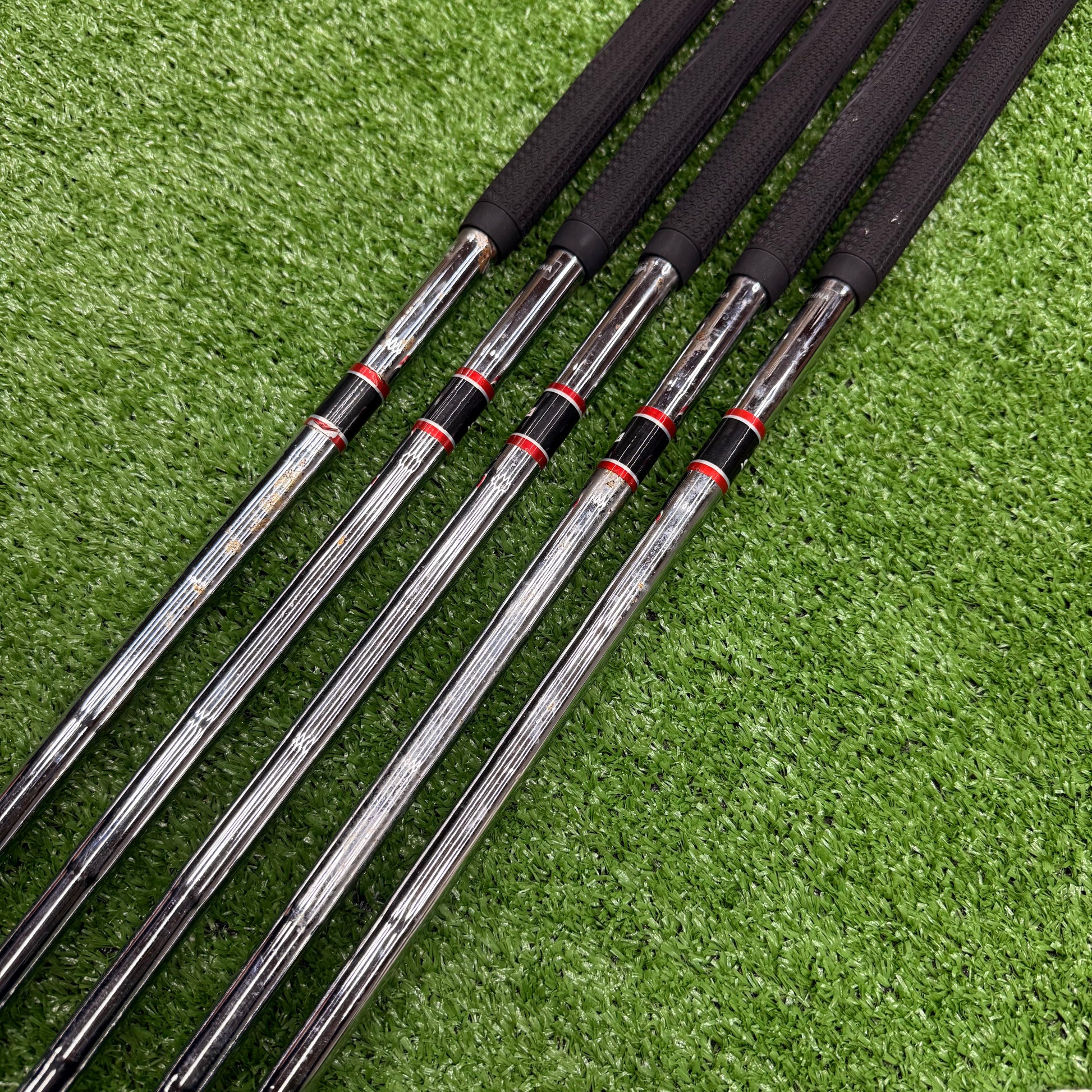 Callaway Strata Red Iron Set PW-6i Steel Uniflex RH - FAIRWAY FINDS