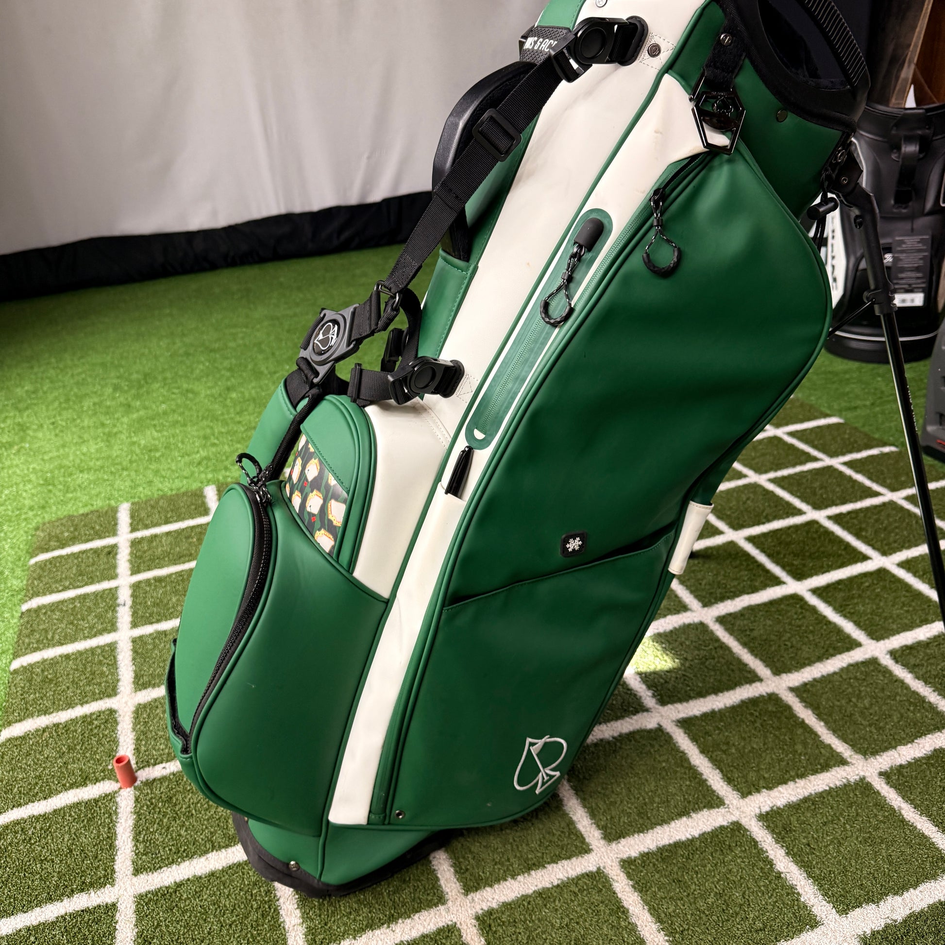 Pins & Aces "Masters" 14 Way Stand Bag - FAIRWAY FINDS