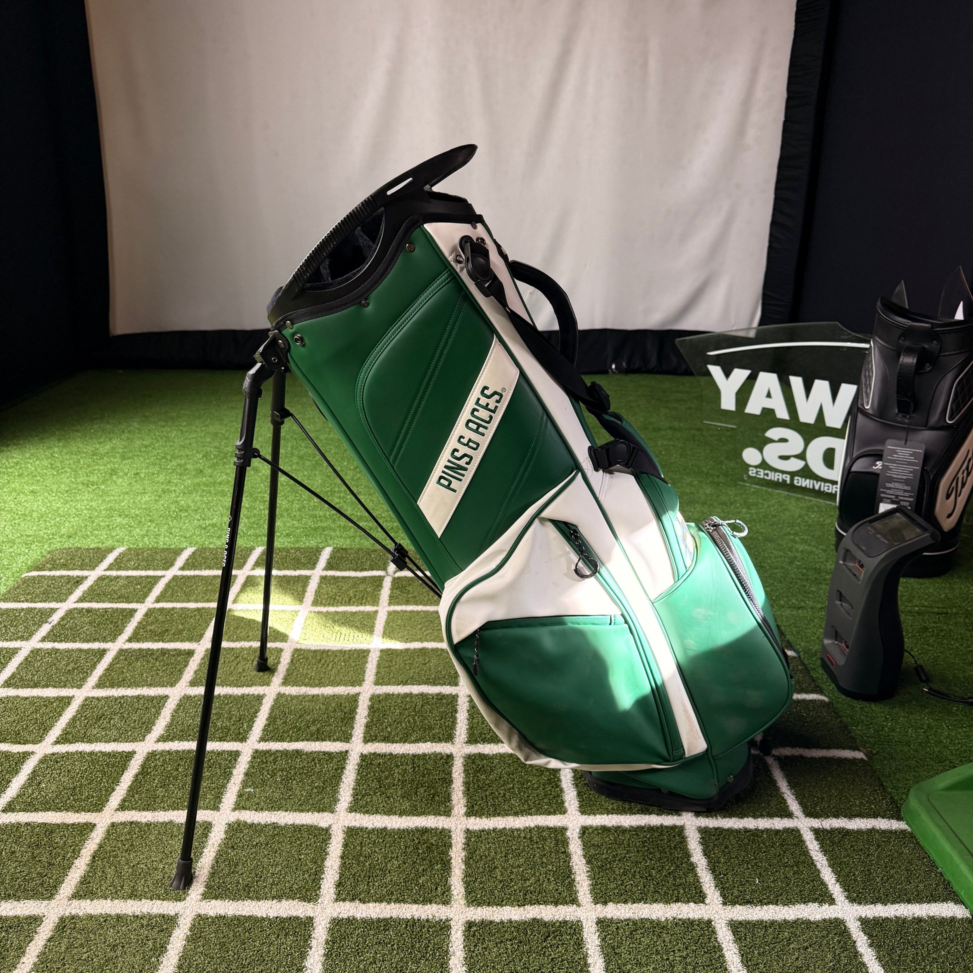 Pins & Aces "Masters" 14 Way Stand Bag - FAIRWAY FINDS