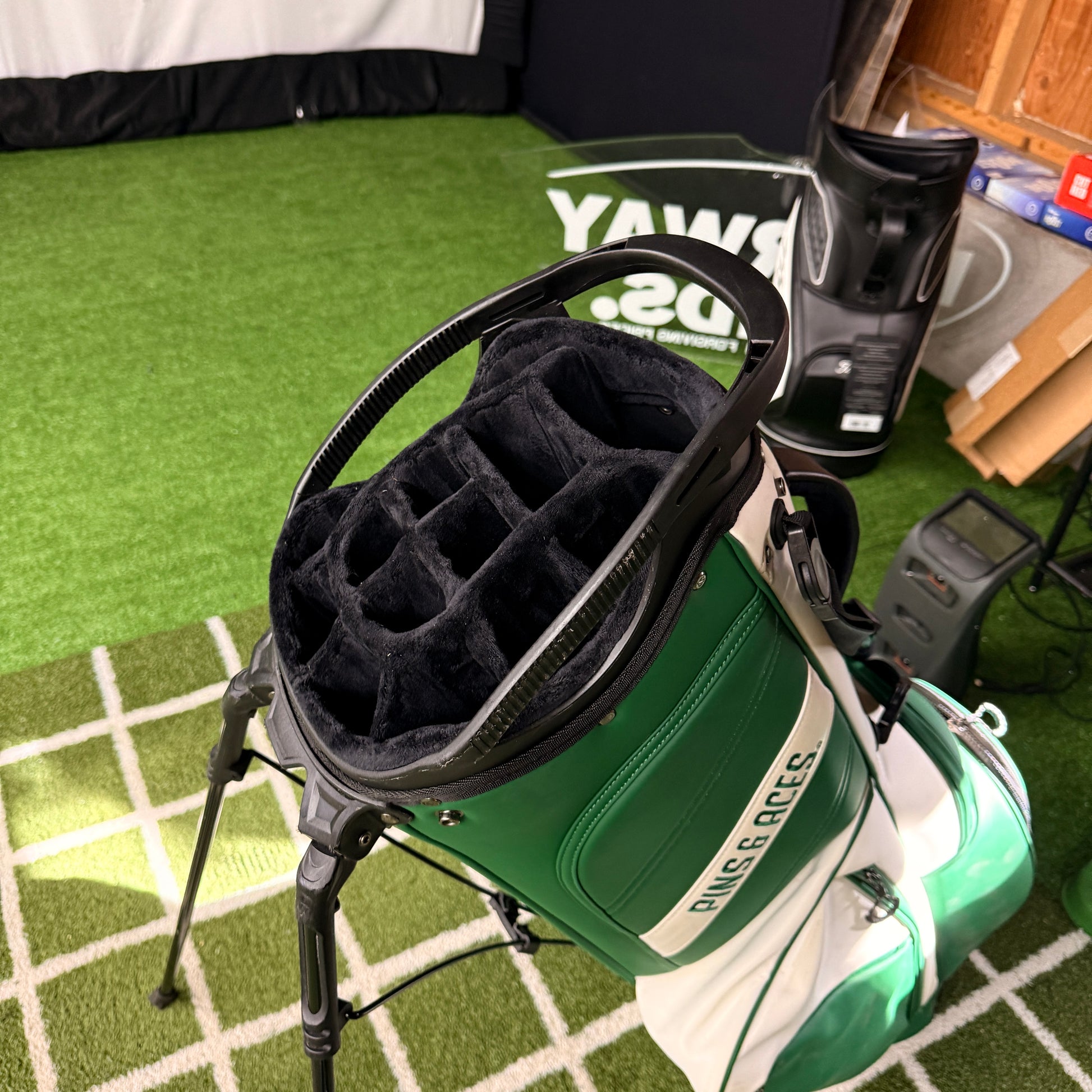 Pins & Aces "Masters" 14 Way Stand Bag - FAIRWAY FINDS