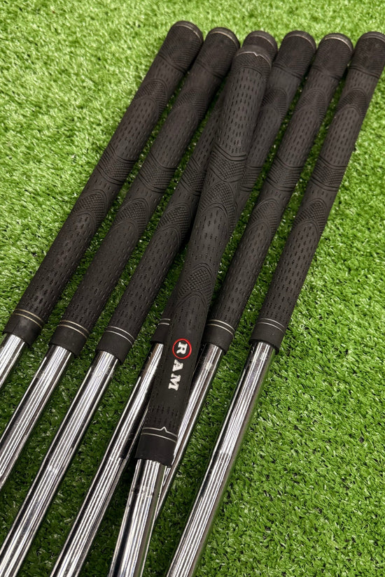 RAM Memorial Iron Set 4-PW Uniflex Steel RH - FAIRWAY FINDS