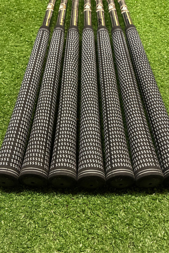 True Temper Dynamic Gold 120 Tour Issue X100 Steel Iron Shaft Set 4-PW Standard length (7 Shafts)