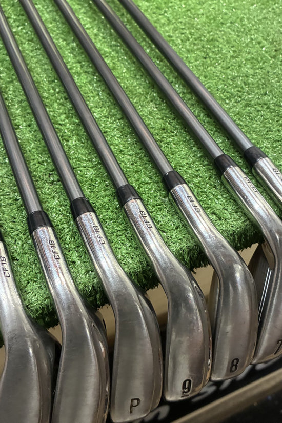 Callaway Rogue X 6-PW, AW, SW Iron Set Regular Graphite RH