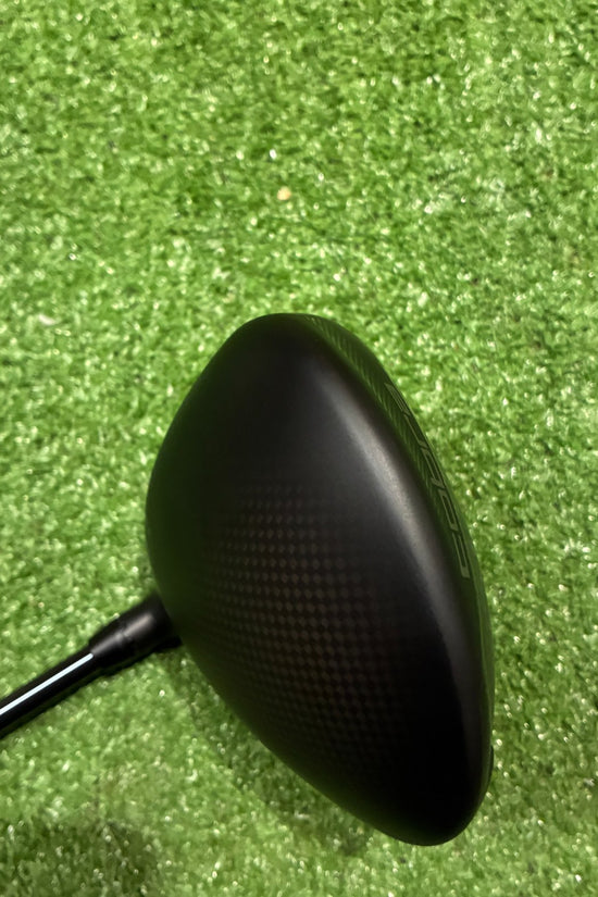 Cobra DARKSPEED LS 9° Driver X-Stiff Graphite RH
