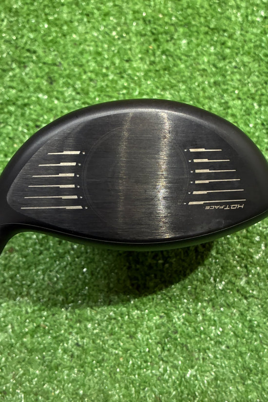 Cobra DARKSPEED LS 9° Driver X-Stiff Graphite RH